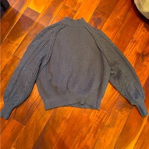Zara gray knitted sweater. Size L and in very good condition.